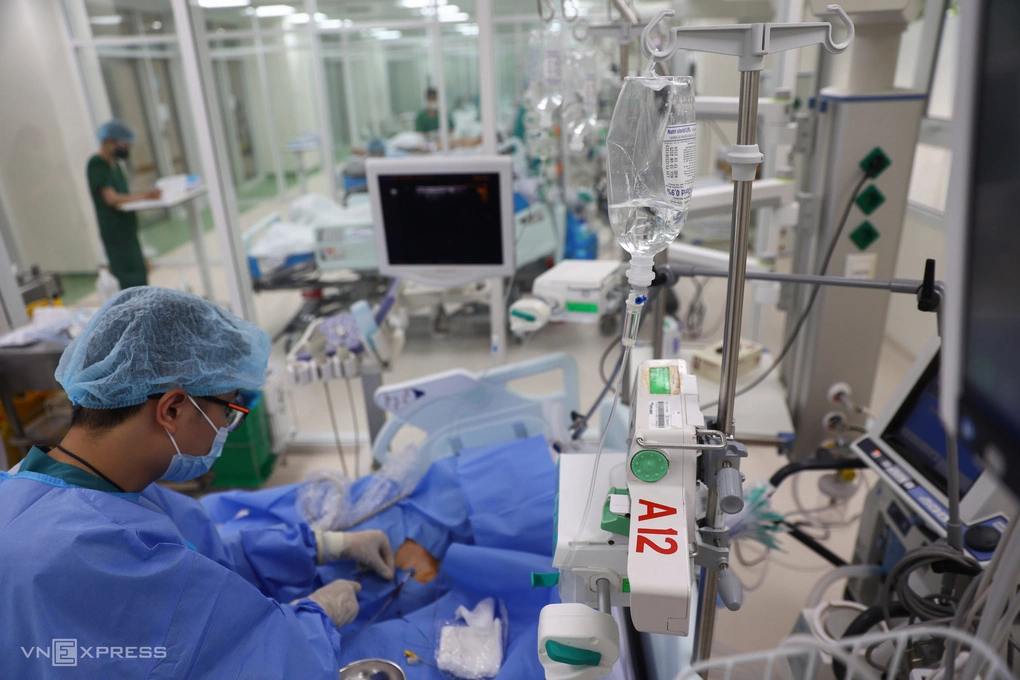 Điều trị kỹ thuật cao tại bệnh viện tuyến cuối ở TP HCM. Ảnh: Quỳnh Trần