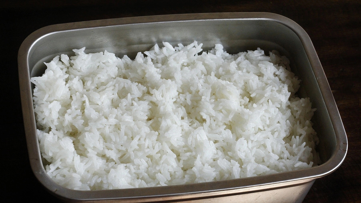 5 lợi ích với người cao tuổi khi giảm ăn cơm trắng