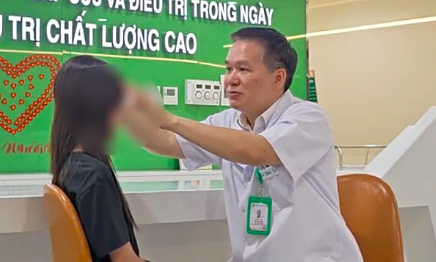 Bé gái bị lột da đầu tái sinh nhờ bàn tay bác sĩ Việt