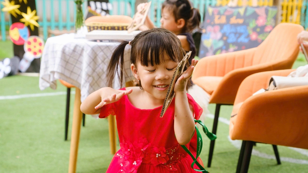 Cha mẹ nóng giận, trẻ dễ học theo cách phản ứng tiêu cực