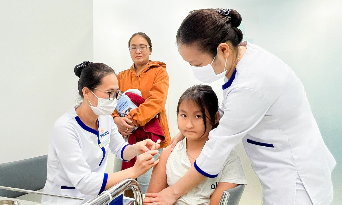 Mẹ chồng khuyên con dâu dự phòng HPV