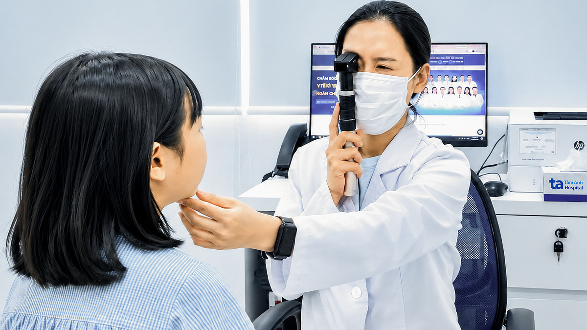 Bé 7 tuổi bị cận thị giả