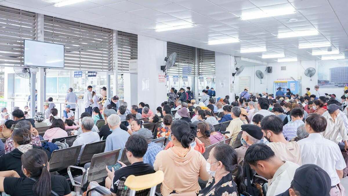 Bệnh viện Chợ Rẫy cảnh báo dịch vụ "bốc số" khám nhanh lừa đảo