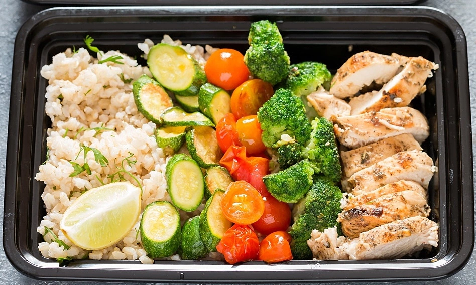 Bác sĩ chỉ cách ăn cơm giúp dân văn phòng giảm cân hiệu quả