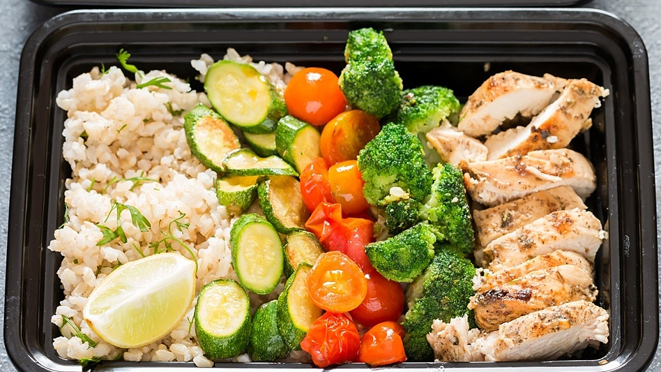 Bác sĩ chỉ cách ăn cơm giúp dân văn phòng giảm cân hiệu quả