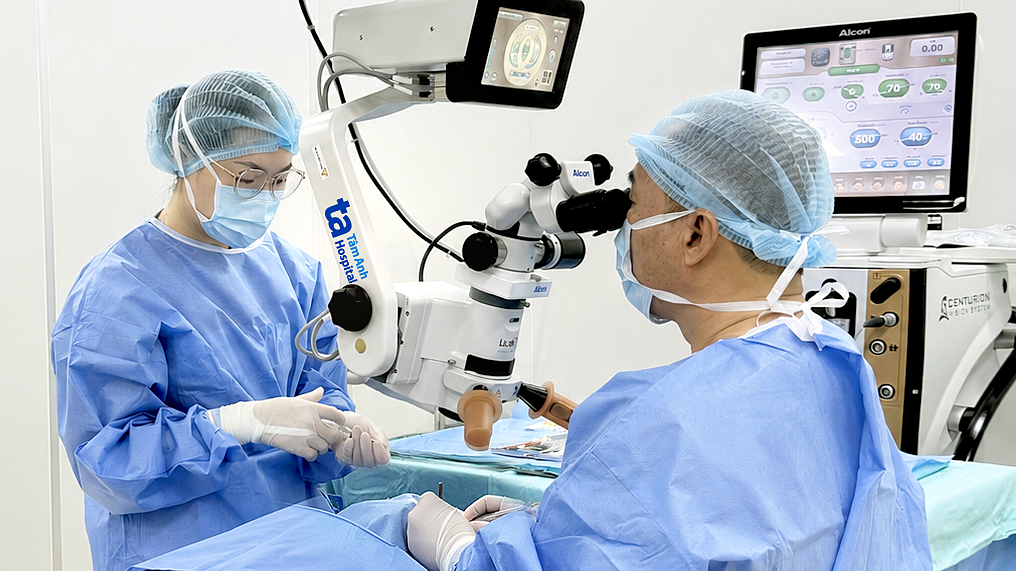 Đục thủy tinh thể gây giảm thị lực