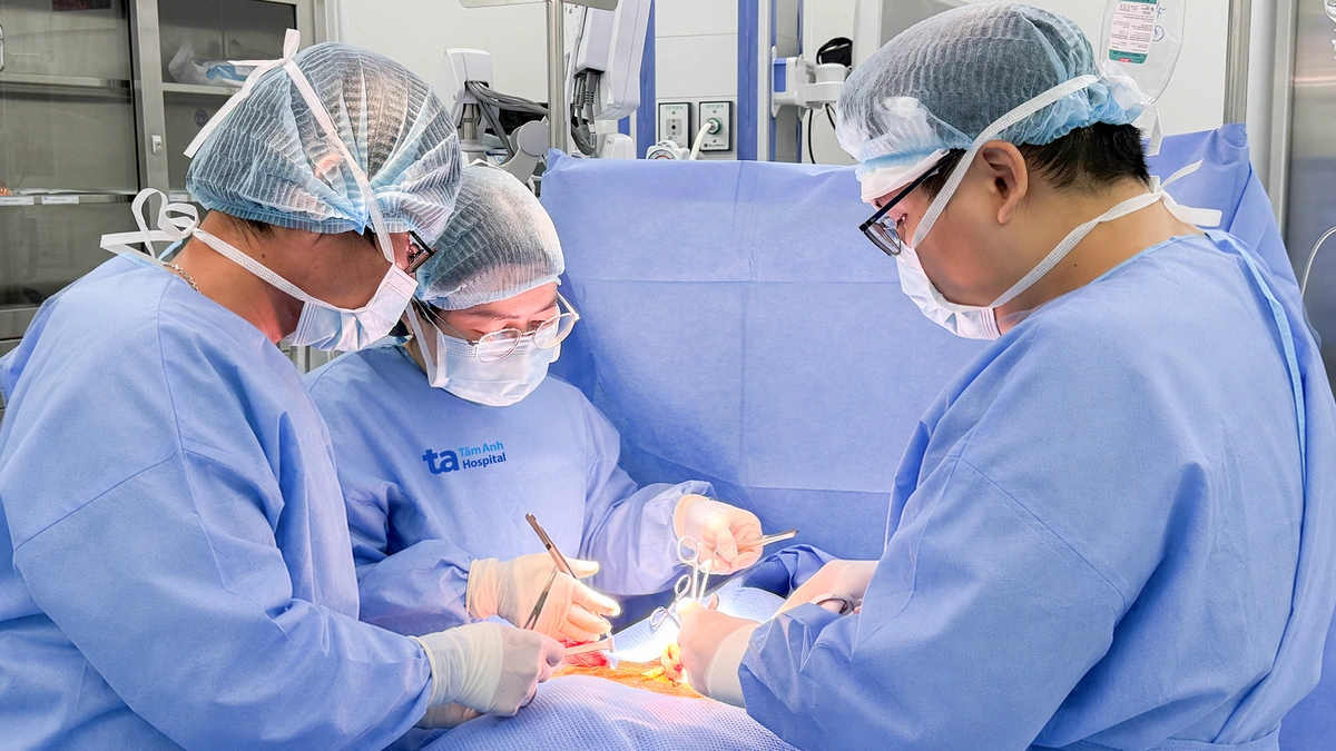 Ung thư tuyến giáp di căn ở tuổi đôi mươi