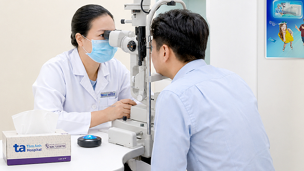 Giác mạc mỏng, người đàn ông không thể mổ cận bằng laser