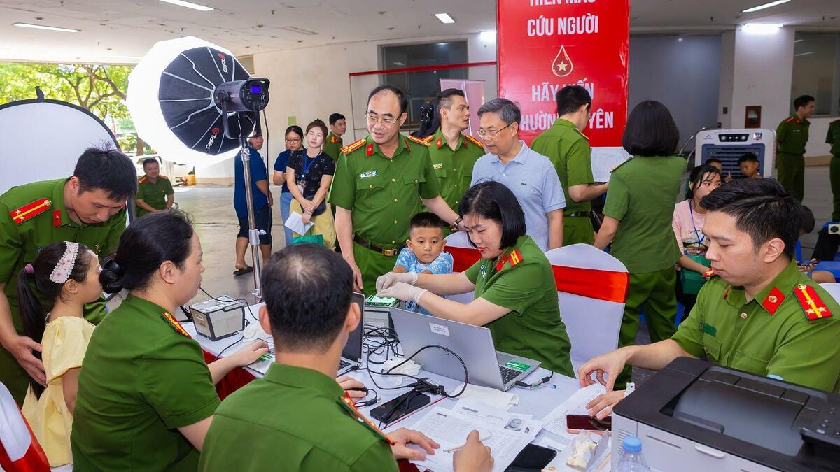 Cấp căn cước, định danh điện tử cho bệnh nhân đang điều trị