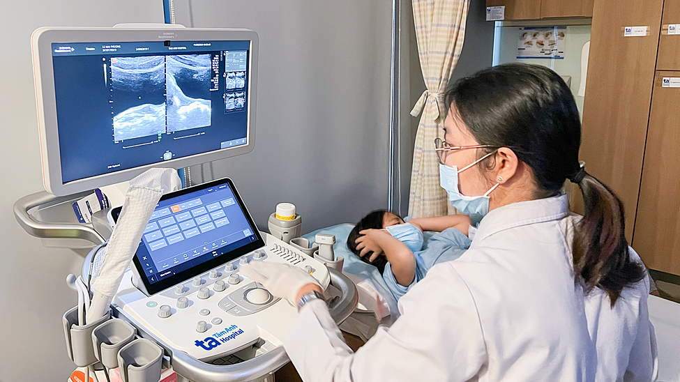 Bé gái 7 tuổi dậy thì sớm