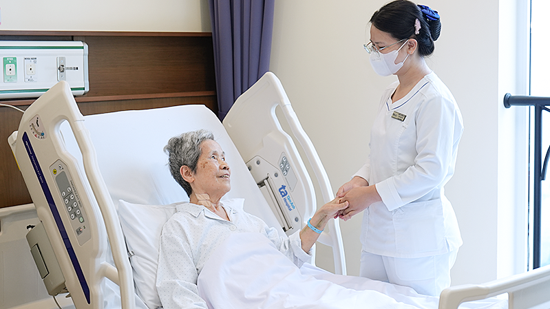 Hẹp khít van động mạch chủ do thoái hóa