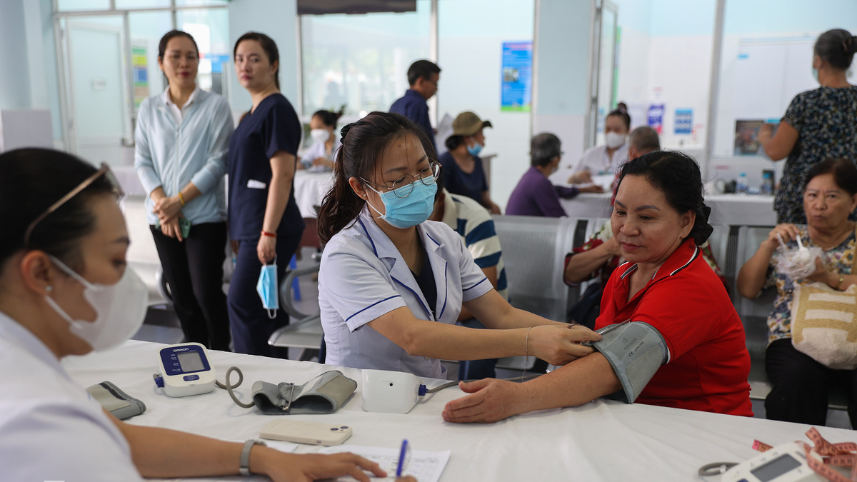 Giám đốc Sở Y tế TP HCM: "Khám sức khỏe miễn phí không chạy theo số lượng"