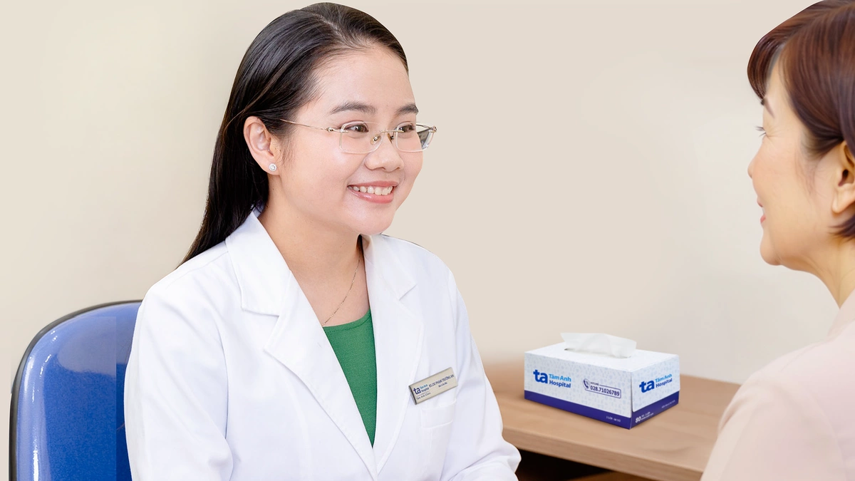 Đang cho con bú có điều trị rạn da được không?