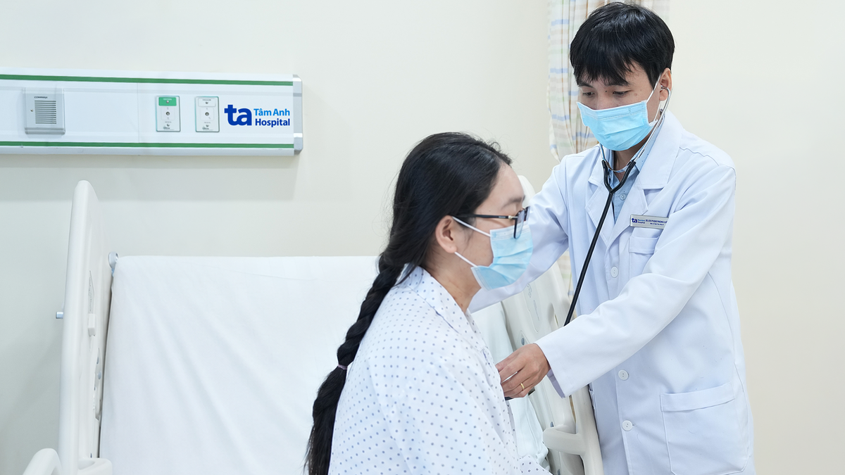 Mổ u buồng trứng cho cô gái tăng áp động mạch phổi