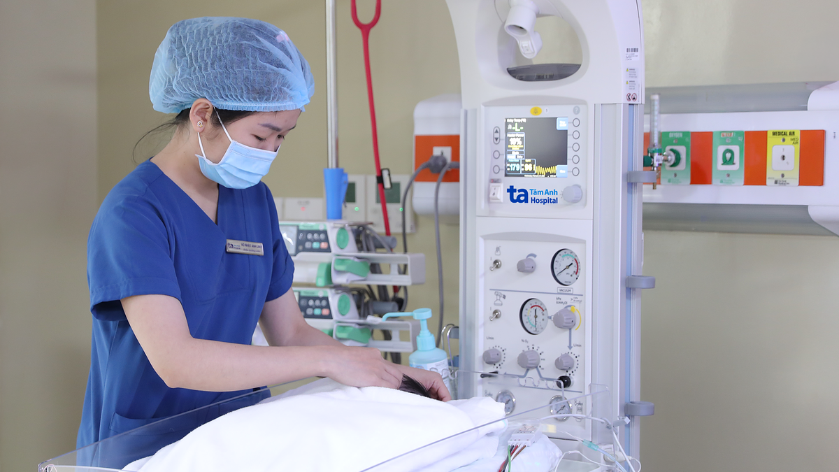 Nuôi sống bé sinh non 30 tuần suy hô hấp