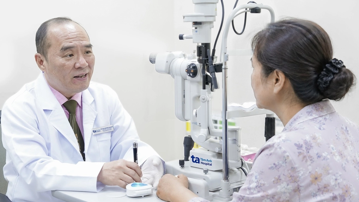 Bác sĩ hướng dẫn cách giảm co giật mi mắt
