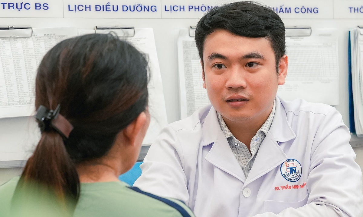 Mi mắt lật ngược sau cắt mí