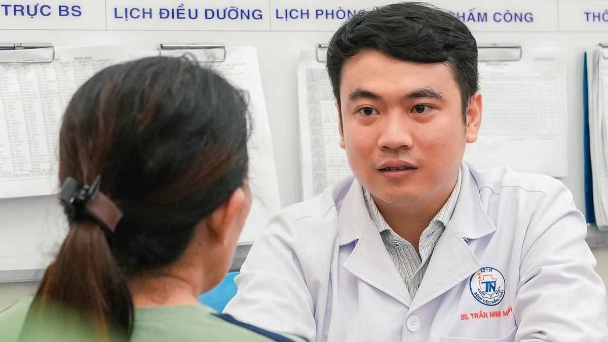 Mi mắt lật ngược sau cắt mí