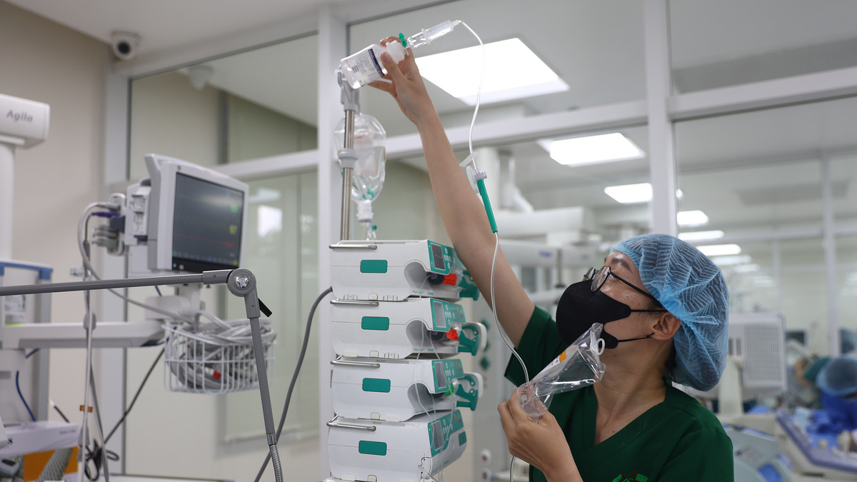 Vì sao TP HCM chọn đầu tư cho bác sĩ nội trú?
