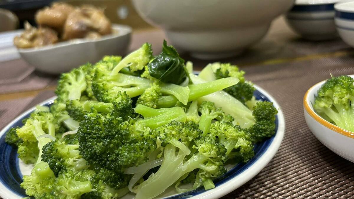 Ăn thâm hụt calo thế nào giúp giảm cân?