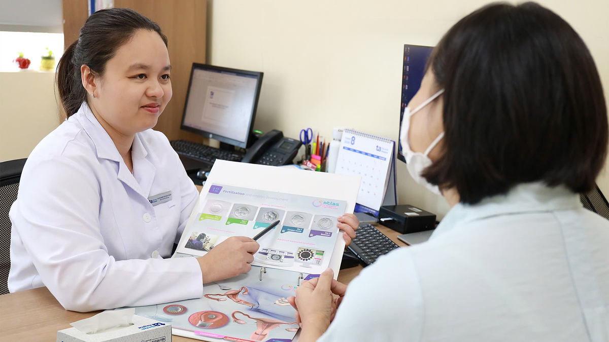 Đang kích trứng có đi du lịch được không?