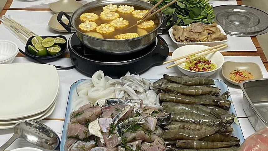 Nhậu với hải sản liên tiếp có nguy hại?