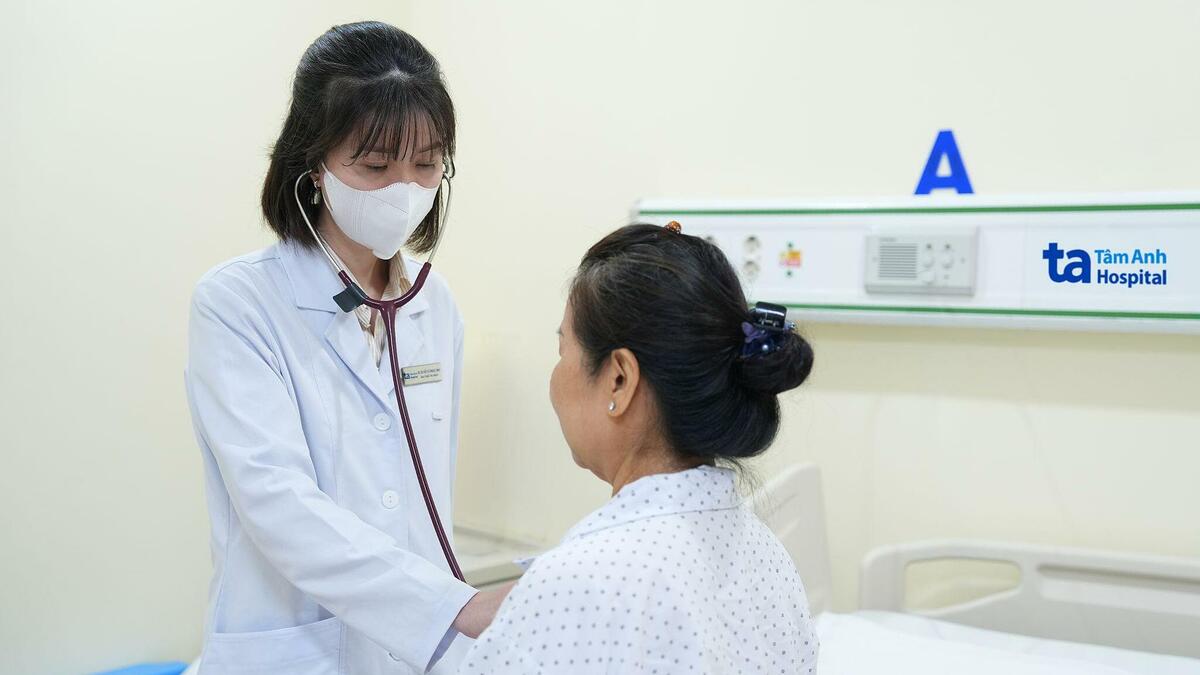 Xuất huyết do uống thuốc kháng đông kết hợp thực phẩm bổ sung