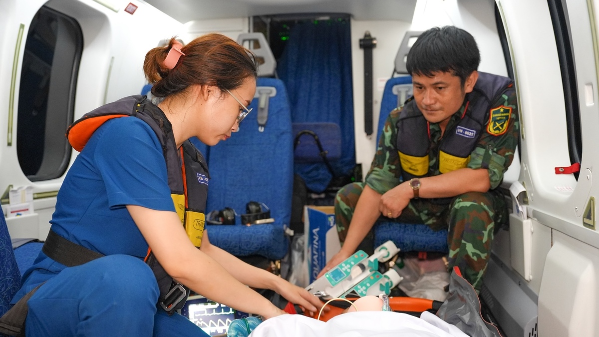 Ngư dân ngã bất tỉnh ở Trường Sa được trực thăng đưa về đất liền