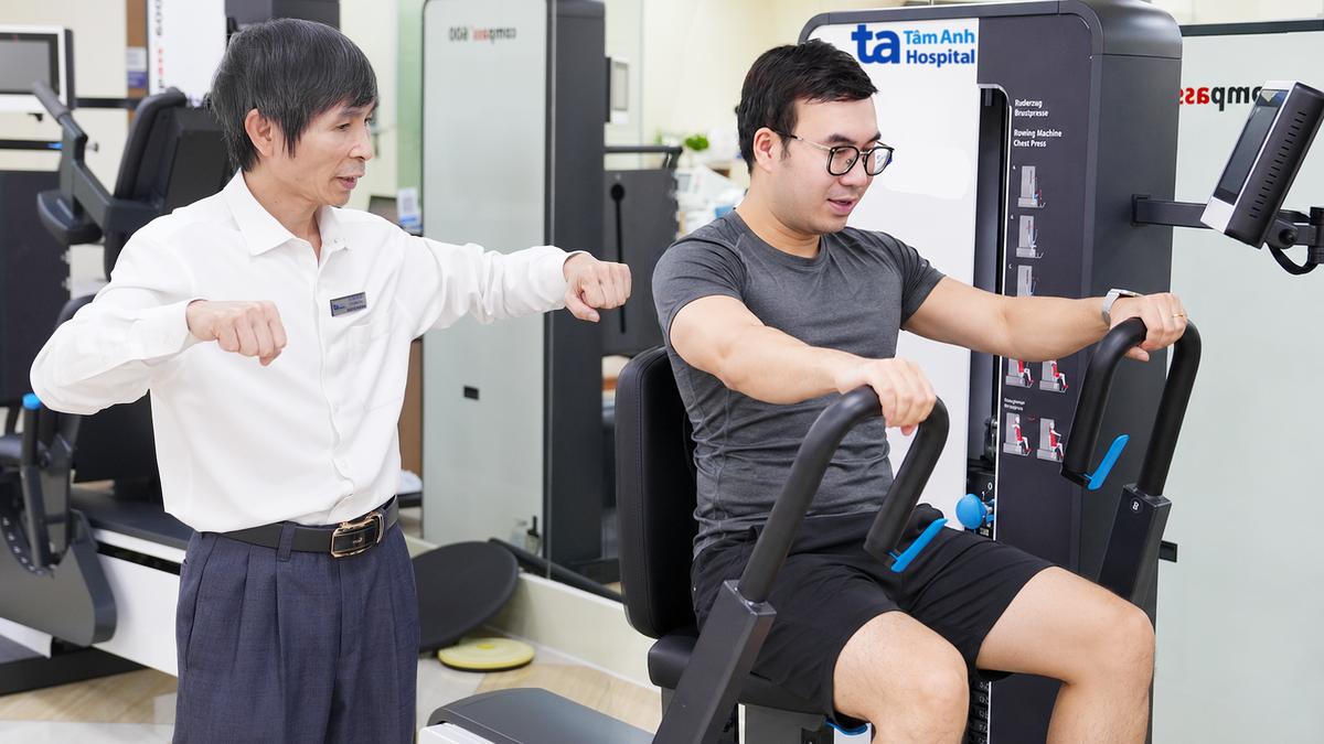 Bác sĩ hướng dẫn cách giảm đau cơ sau tập gym