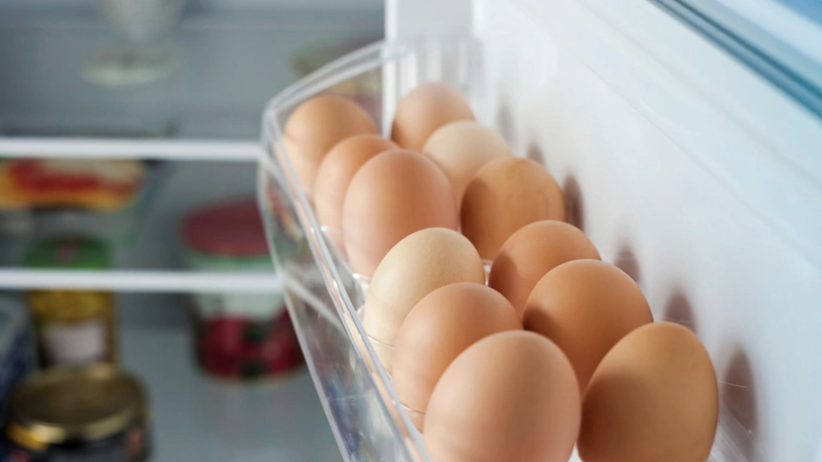 Sai lầm khi bảo quản trong tủ lạnh khiến trứng nhanh hỏng