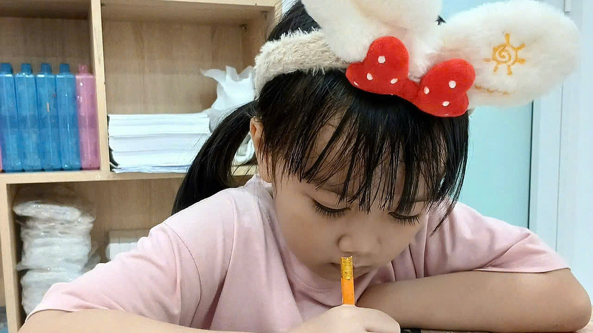 Những lỗi cha mẹ dễ mắc khi cho trẻ dùng thiết bị điện tử