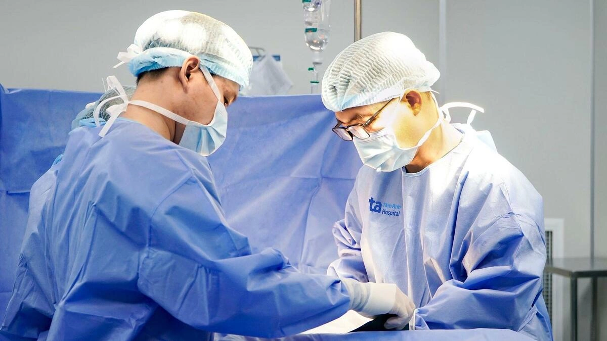 Thai phụ nhiễm trùng bàn chân kèm đa bệnh lý