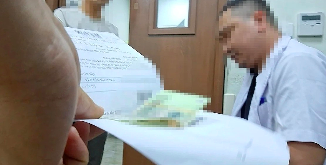Người bệnh phản ánh 'kẹp tiền để được xạ trị sớm' ở Bệnh viện E