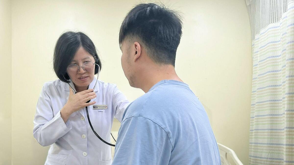 Phù chân do bất thường mạch máu