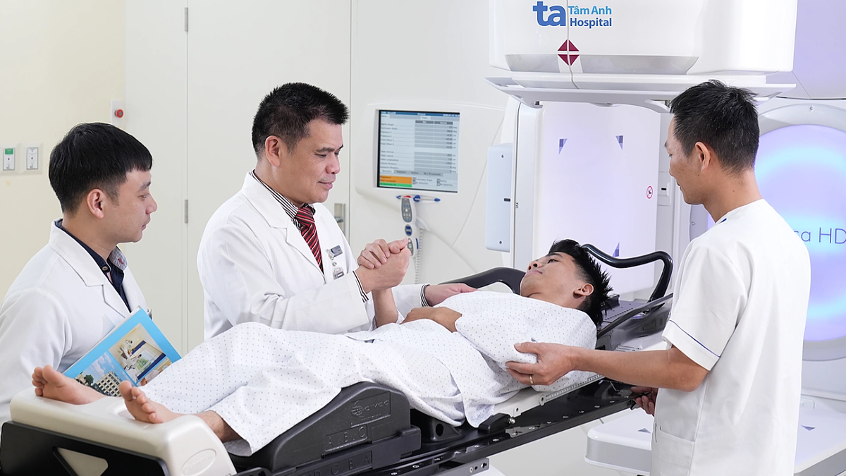 Vì sao cần xạ trị tiền phẫu?