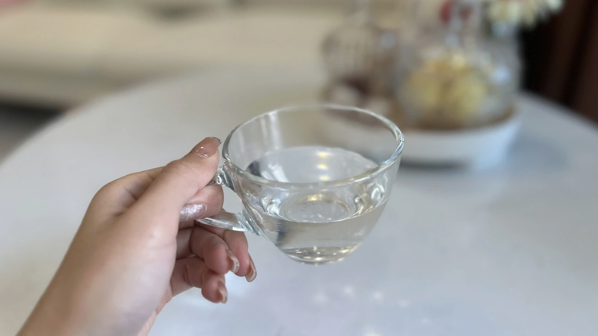 Vừa uống nước đã buồn tiểu có phải thận yếu?