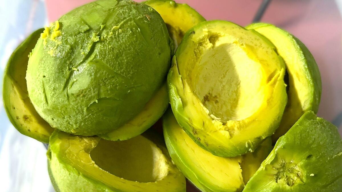 Có nên ăn bơ thay cho thịt, cá để giảm cân?