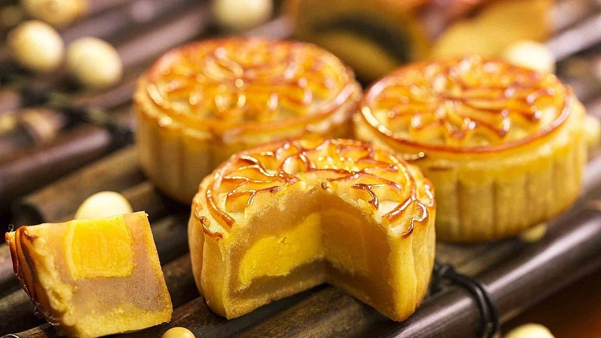 Ăn một chiếc bánh trung thu nạp lượng calo bằng 5 bát cơm?