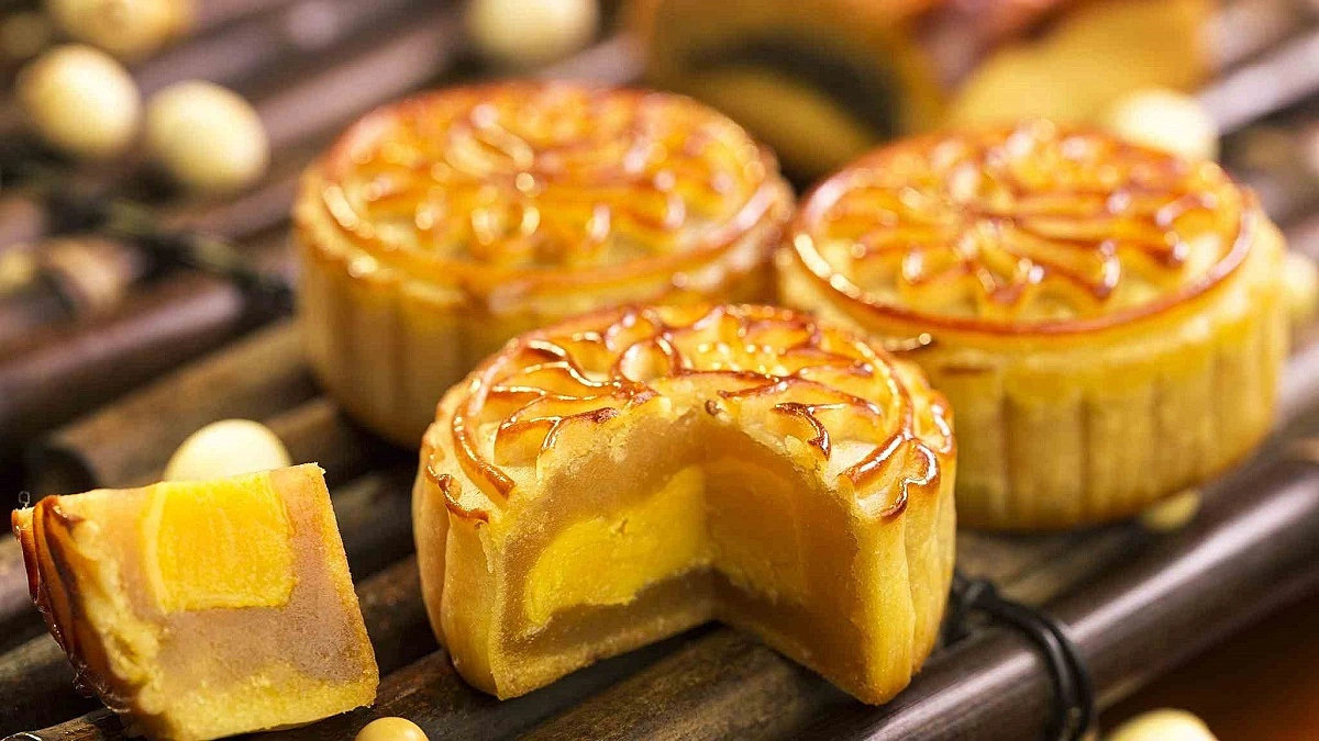 Ăn một chiếc bánh trung thu nạp lượng calo bằng 5 bát cơm?