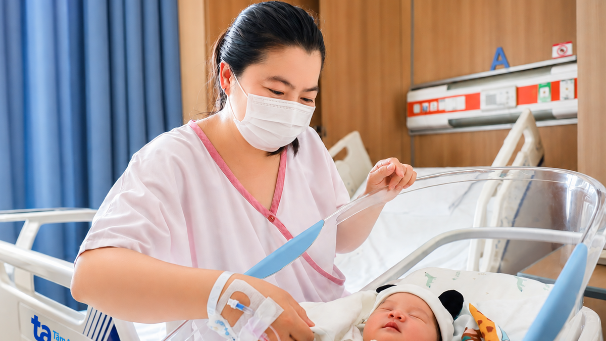 Sinh con ở tuổi 40 sau hai lần sảy thai liên tiếp