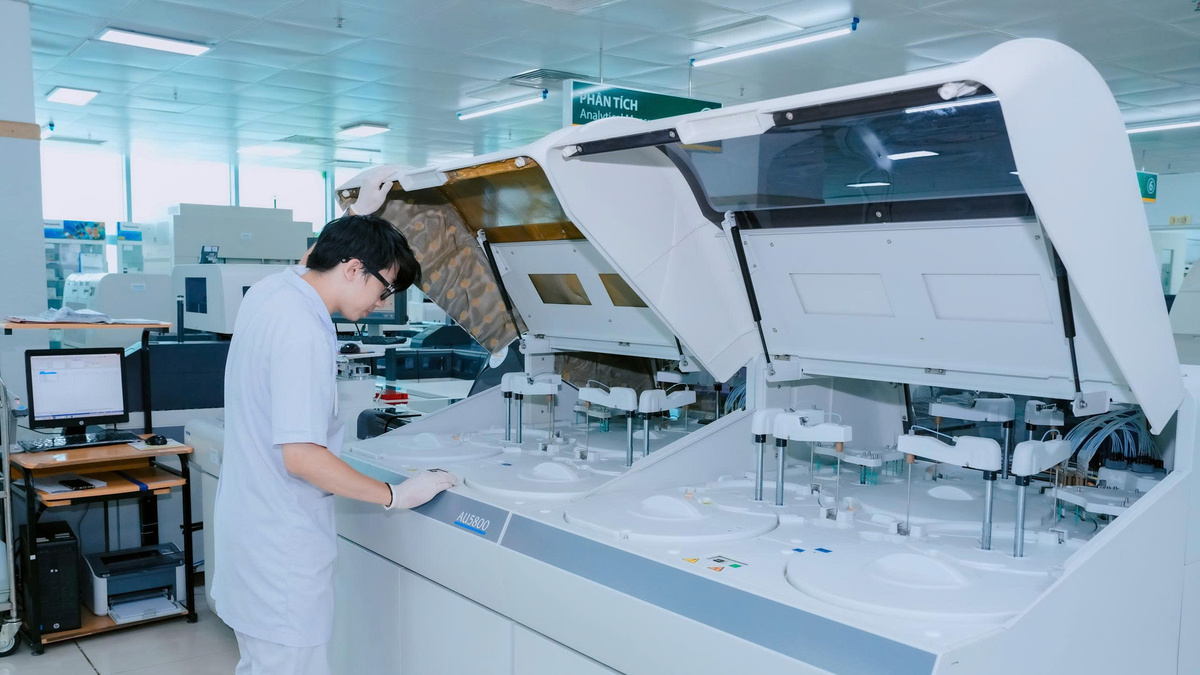 Bệnh viện Bạch Mai rút ngắn thời gian trả kết quả xét nghiệm còn 45 phút