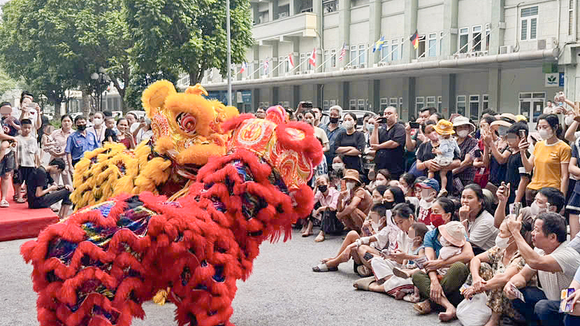 Hội chợ 0 đồng mang Tết Trung thu đến hàng nghìn bệnh nhi