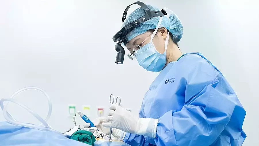 Có nên nạo VA, cắt amidan cùng lúc?