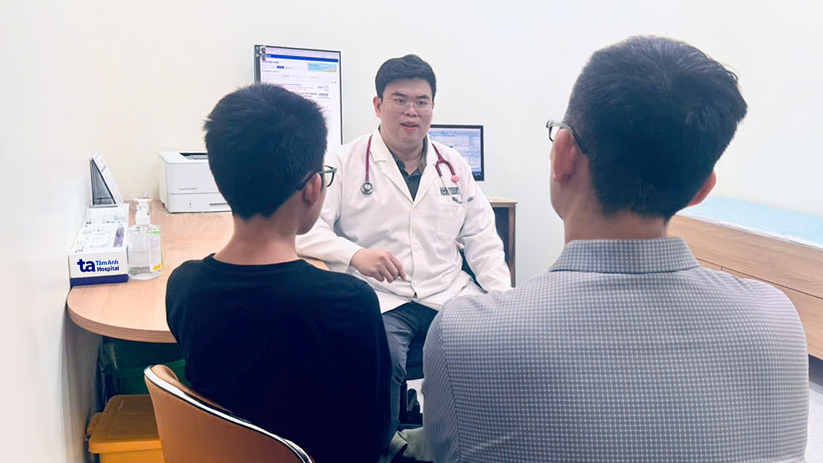 Thiếu niên suy tuyến cận giáp do mất đoạn nhiễm sắc thể