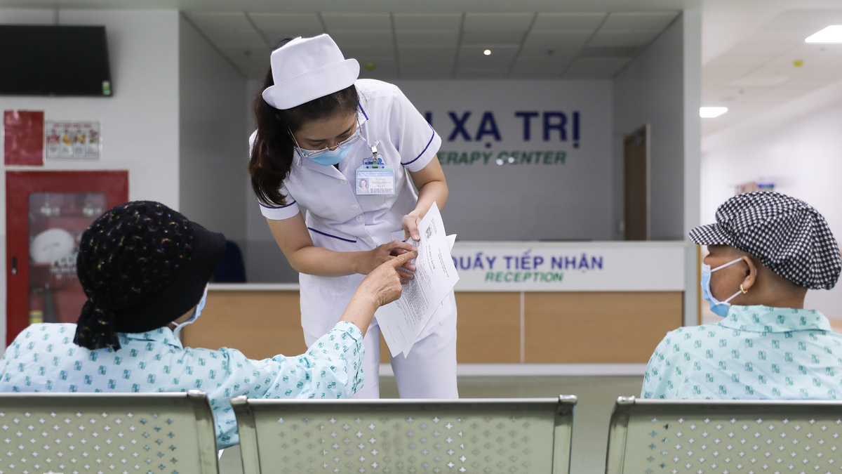 Khoảng trống BHYT trong cuộc chiến chống ung thư