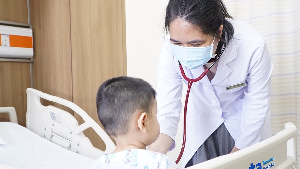 Trẻ ho đờm xanh có cần uống kháng sinh?