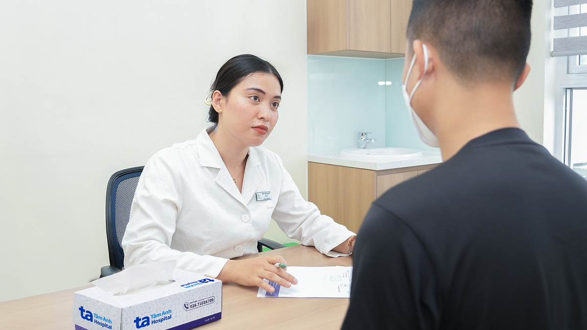Teo yếu cơ 6 năm do đột biến gene