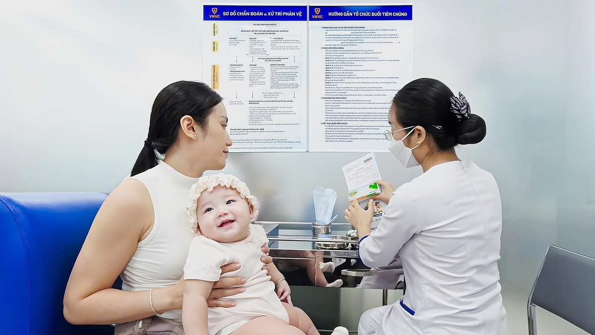 Việt Nam lần đầu có vaccine tay chân miệng