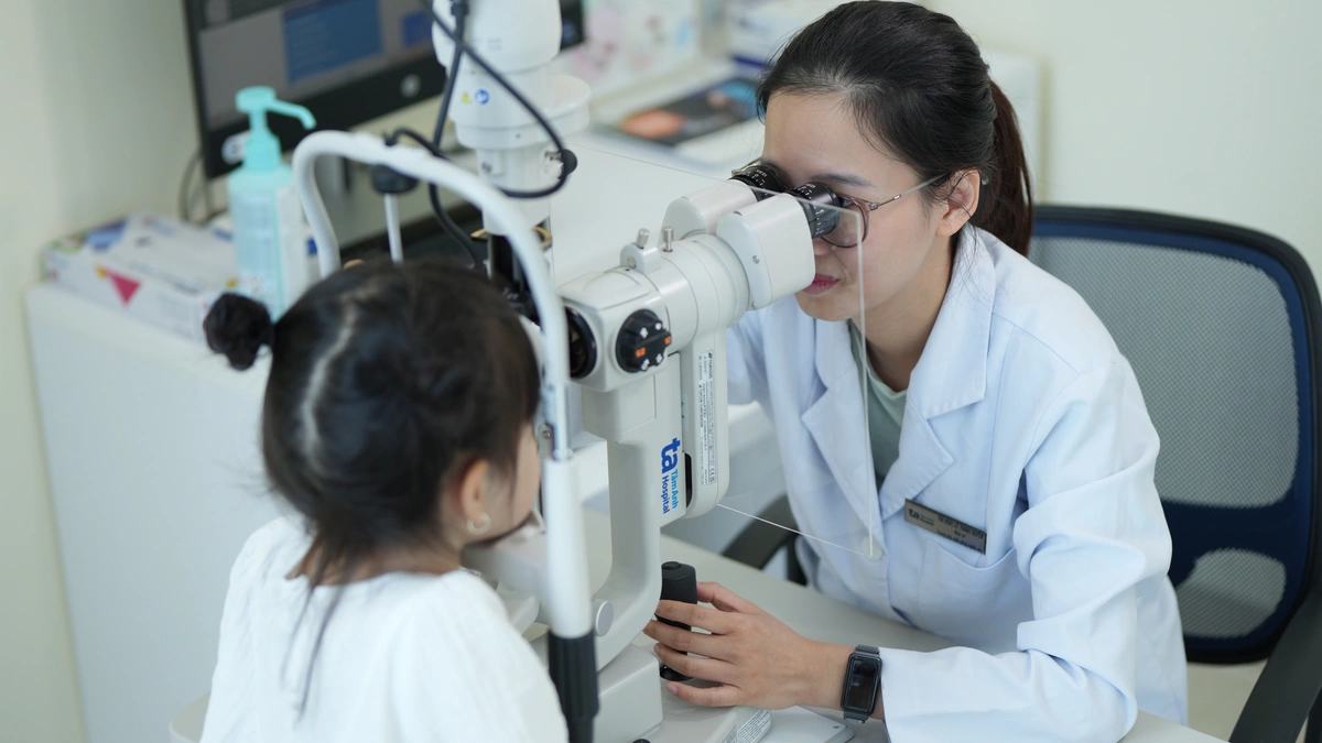 Viêm giác mạc ở trẻ có chữa khỏi không?