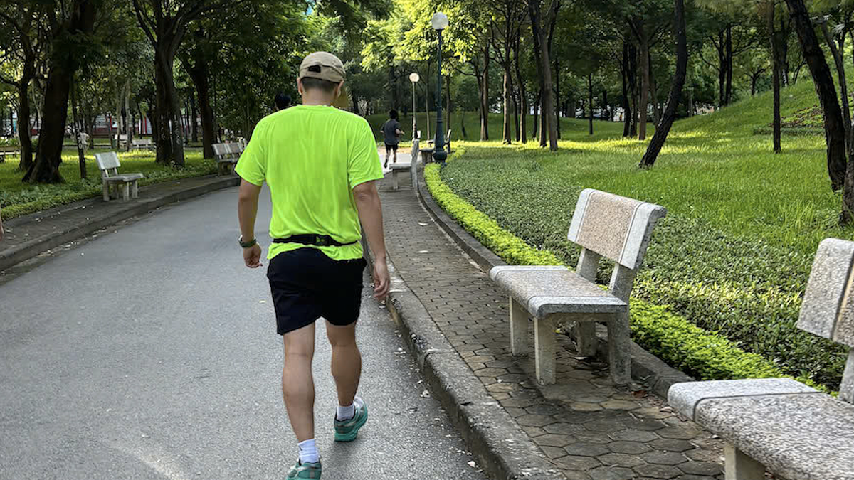 4 sai lầm khi đi bộ có thể hại xương khớp